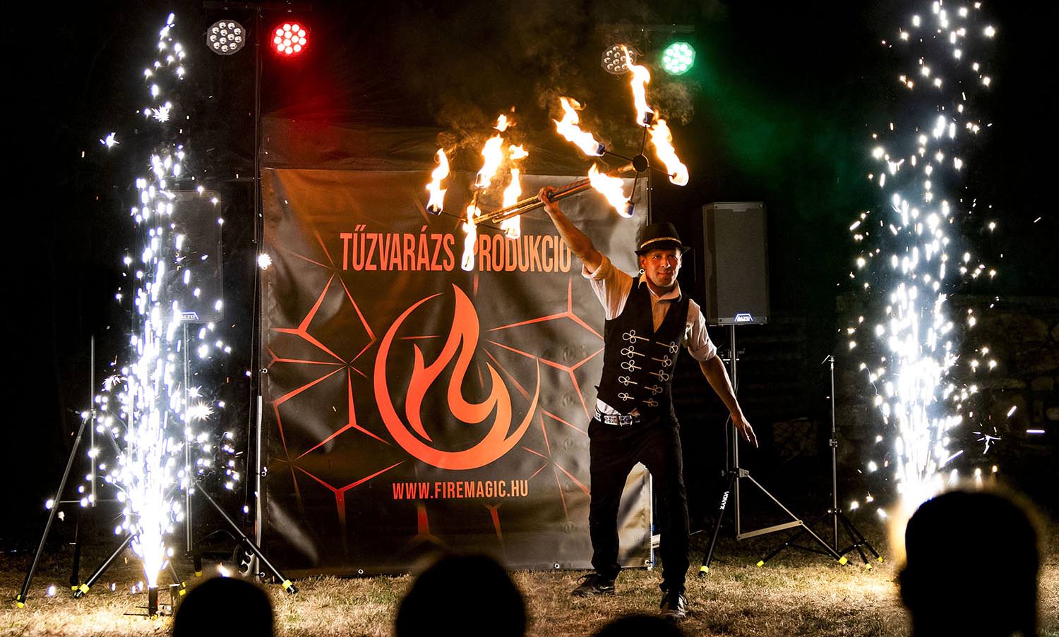 Read more about the article Hogyan válassz tűzzsonglőr csapatot céges rendezvényre